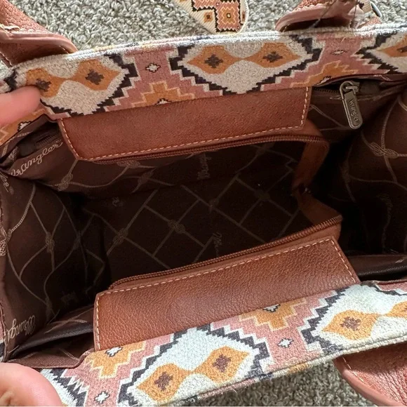 Wrangler Women's Tote with Geometric Design - Brown and Cream - Picture 2 of 9